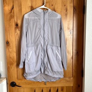 Lululemon women’s wind breaker jacket.